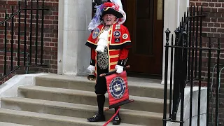 Watch Self-Appointed Town Crier Announce Birth of Royal Baby