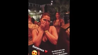 Bruna Marquezine surpreende a mãe, Neide, em comemoração de aniversário