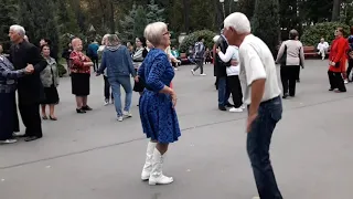 На берегу Чу я тебя ищу!!!💃🌹 Танцы в парке Горького!!!💃🌹 Харьков 2021