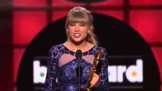 Taylor Swift - Wins Artist Of The Year (At The Billboard Music Awards 2013)