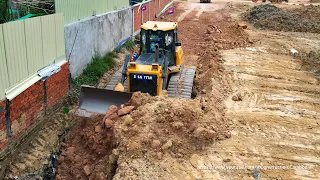 Fantastic Action Technique Work Fast Skills Operator Dozer Pushing The Ground Repairing Road