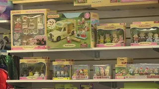 Experts say to start holiday shopping now because of toy shortage