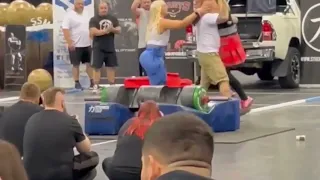 Laura Colins Strongwoman U82kg 100kg Log record broke- Beast Mode