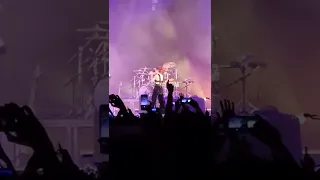 Zaz canta 'Je veux' en la Plaza de España en el concierto de Icónica Sevilla Fest.