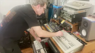 ACID LIVE JAM ON THE ROLAND TR-909 AND TB-303