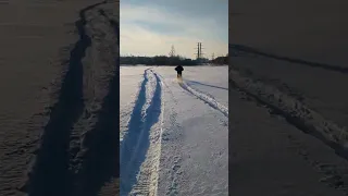 мотосноуборд на глубоком снегу