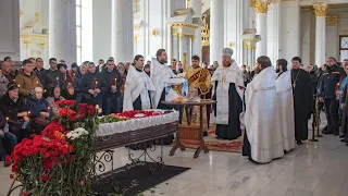 В Преображенском соборе совершили отпевание погибшего сотрудника ГСЧС