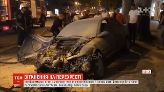 Нічна аварія в Одесі: один у комі, двоє у реанімації після зіткнення легковиків на перехресті
