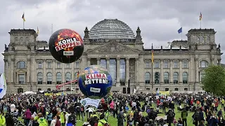 Greta Thunberg addresses Berlin Fridays for Future protest ahead of elections