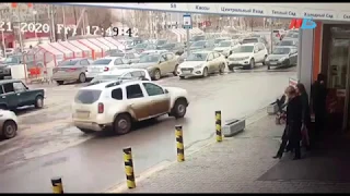 ВИДЕО задержания полицейского в Волгограде за взятку в 2,5 млн рублей