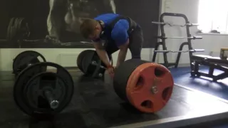 Yuri Belkin deadlift  400 * 2 / 882lbs *2