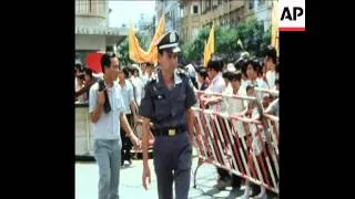 SYND 22 10 74 SOUTH VIETNAMESE PROTESTING AGAINST THE RULE OF PRESIDENT NGUYEN VAN THIEU