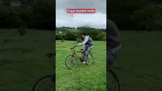 TIPOS DE PESSOAS ANDANDO DE BICICLETA 😂