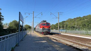 Электровоз ВЛ80С-833 С грузовым поездом