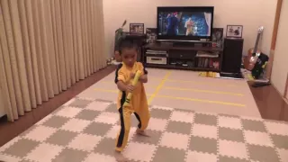Ребёнок ВЫЗВАЛ НА ДУЭЛЬ Брюс Ли |  A CHILD CHALLENGED BRUCE LEE TO A DUEL