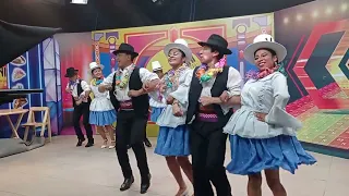 Bailando Carnaval cochabambino en RTP - Ballet Folklórico Nueva Esperanza