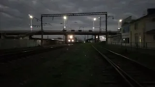 Электровоз ЭП1М-738 с поездом Кисловодск-Санкт-Петербургприбывает на станцию Армавир-Ростовский