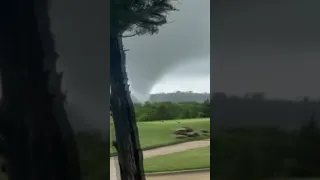 Golfers flee as tornado hits golf course designed by Tiger Woods in Hollister, Missouri