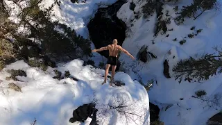 Winter Cliff Jumping (DØDS)