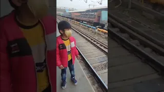 Kid asking for lift on railway station #youtubeshorts #funny