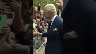 King Charles greets crowds outside Buckingham Palace | #shorts #yahooaustralia