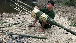 Prevent water from catching fish and weaving baskets with bamboo