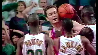 Shawn Kemp PUSHES the ball into Luc Longley's face 1996 NBA Finals Game 5