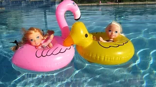 FLOATIES ! Elsa & Anna toddlers - Pool Party - Water fun Big float Splash Swim