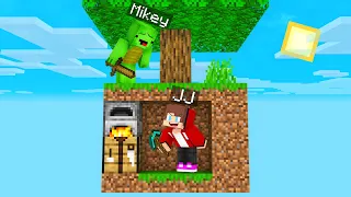 JJ Speedrunner vs Mikey Hunter On One Chunk in Minecraft (Maizen)