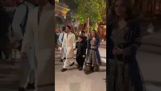 Shah Rukh Khan makes a ROYAL entry with wife Gauri & son AbRam at Anant Ambani's pre-wedding bash 😍