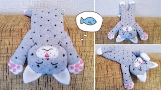 DIY Cute sleeping kitten out of socks 🐱🧦🐟