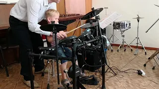 Drum school . Schlagzeugunterricht in der Ukraine .Daniel Gortovlyuk 4,10 year old Drummer