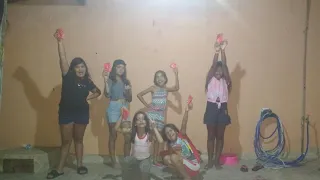 Eu e minhas amigas comemorando nosso Natal atrasado