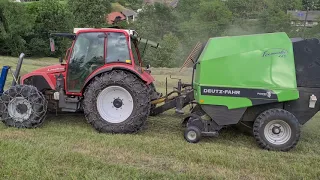 Lindner Geo 93 mit Schneeketten und Deutz Fahr Ballen Presse