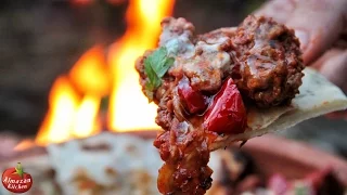 Ultimate Chili Con Carne! - Cooking in the Forest