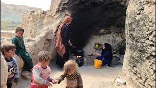 The nomadic women teaches her daughter how to cook | Nomads in 2023