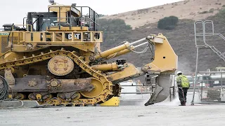 Amazing Dangerous Idiots Bulldozer Heavy Equipment Operator Skill - Fastest Climbing Bulldozer