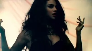 Selena Gomez Gets Sexy In "Come & Get It" Music Video Teaser
