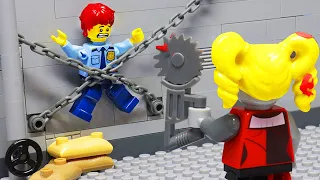 Secret in the basement Police fall into a trap - Lego Police