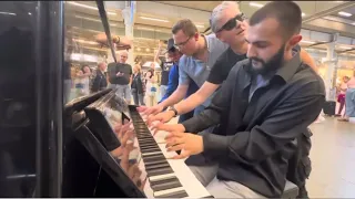 When Four Boogie Woogie Pianists Bash The Same Public Piano!