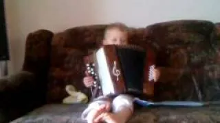 Baby und Harmonika.MP4