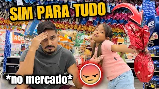 MEU PAI DISSE SIM PRA TUDO NO MERCADO * olha no que deu *