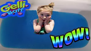 MI HIJA SE BAÑA POR PRIMERA VEZ EN  GELATINA!!!!!!! / GELLI BAFF CHALLANGE!!!