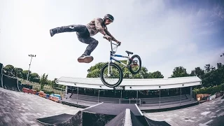 HOW TO OPPOSITE TAILWHIP ON BMX With Mark Webb