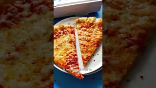 How To Reheat Pizza (The Right Way) 🍕🌪️ #shorts