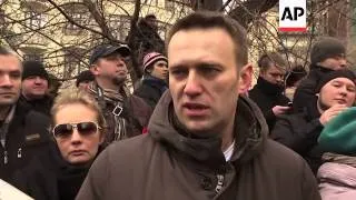 Arrests made outside Bolotnaya Square protest trial; Pussy Riot member attends