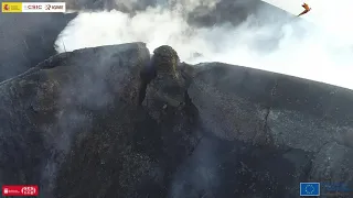 08/12/2021 Detalle grietas cráter sur-este volcán. Erupción La Palma IGME