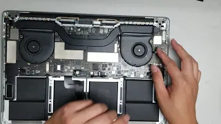 MacBook Pro A1707 Late 2016 Disassembly *Nothing Upgradeable*