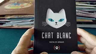 Chat blanc  pop-up  présenté par Pop-Up-Féerie