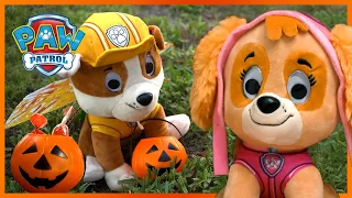 Pups go Trick or Treating - Halloween Episode 🎃| PAW Patrol | Toy Pretend Play Rescue for Kids